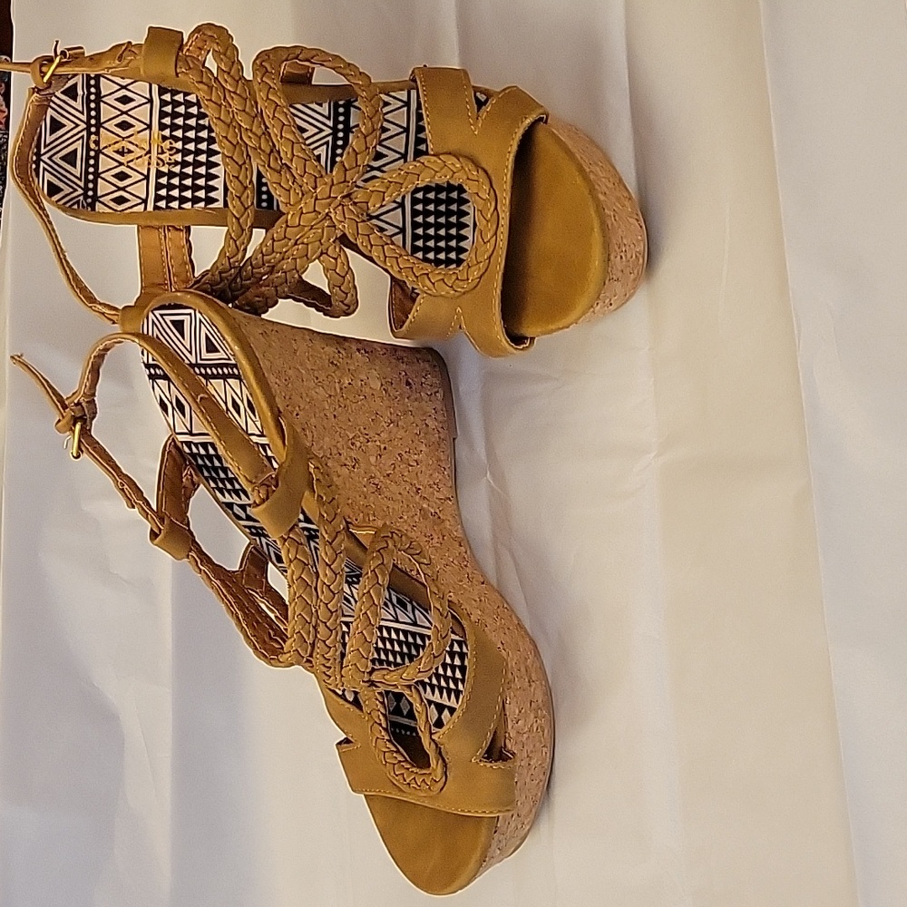 🛍 (3 for $20) Charlotte Russe HIgh Wedge Heels Size 6 to 6.5